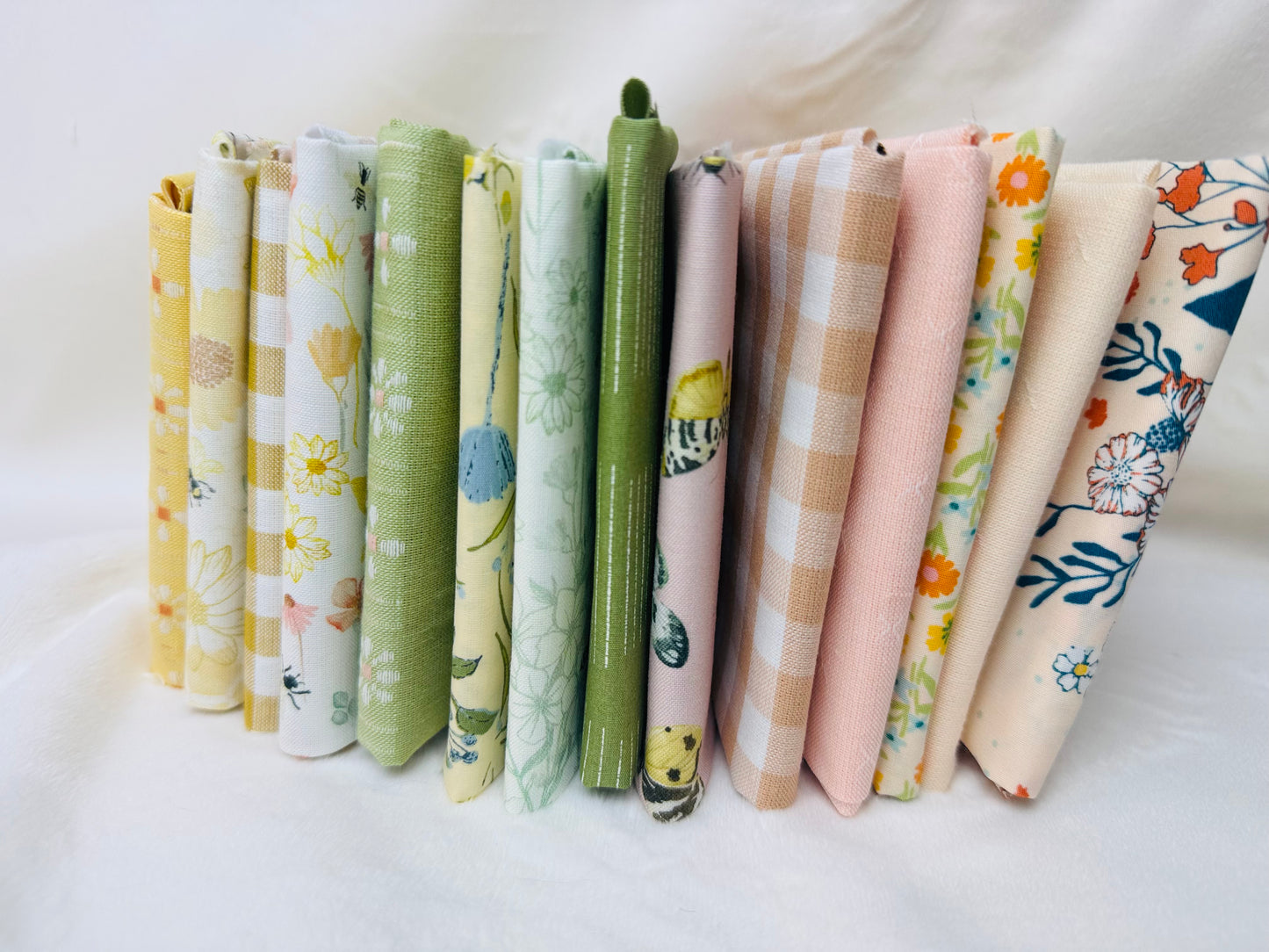 BLOOMS AND BEES - 14 piece FQ bundle