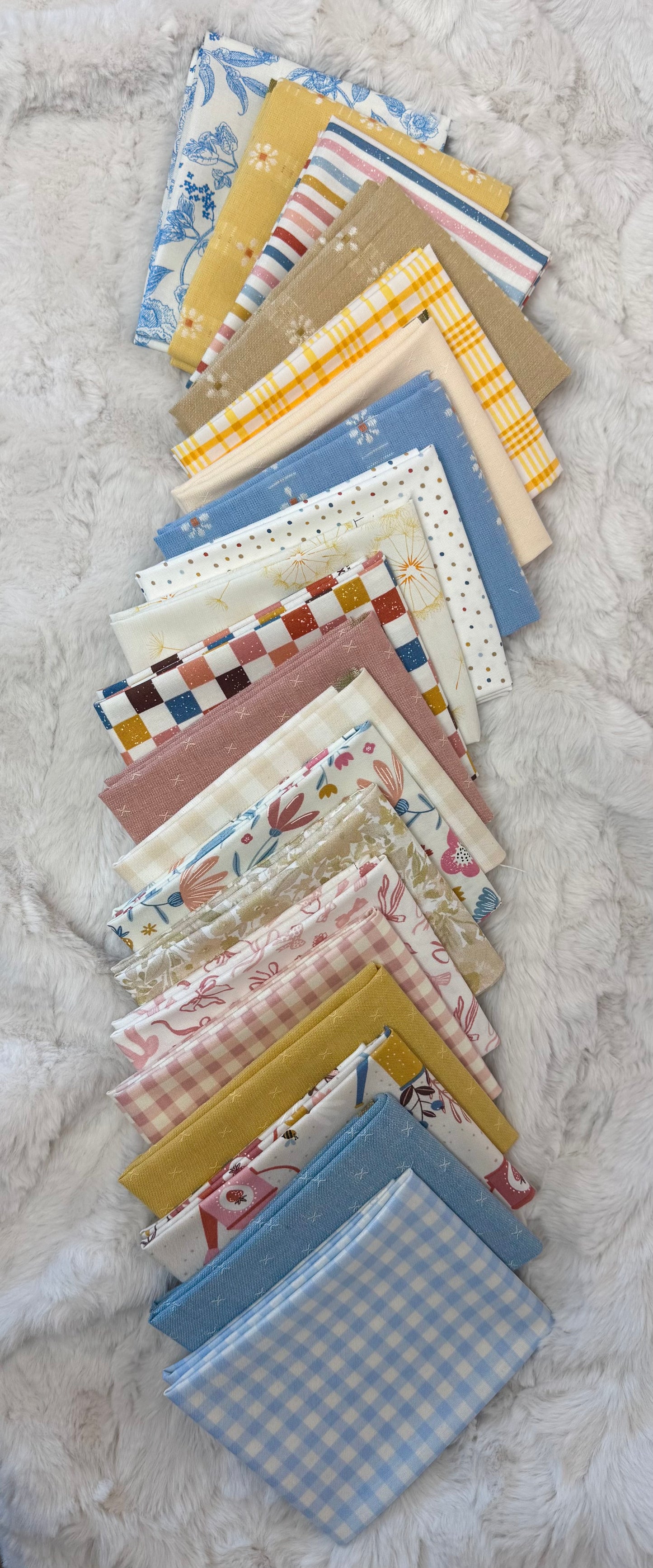 BLOSSOMS AND BLOOMS INSPIRED- 20 piece FQ bundle