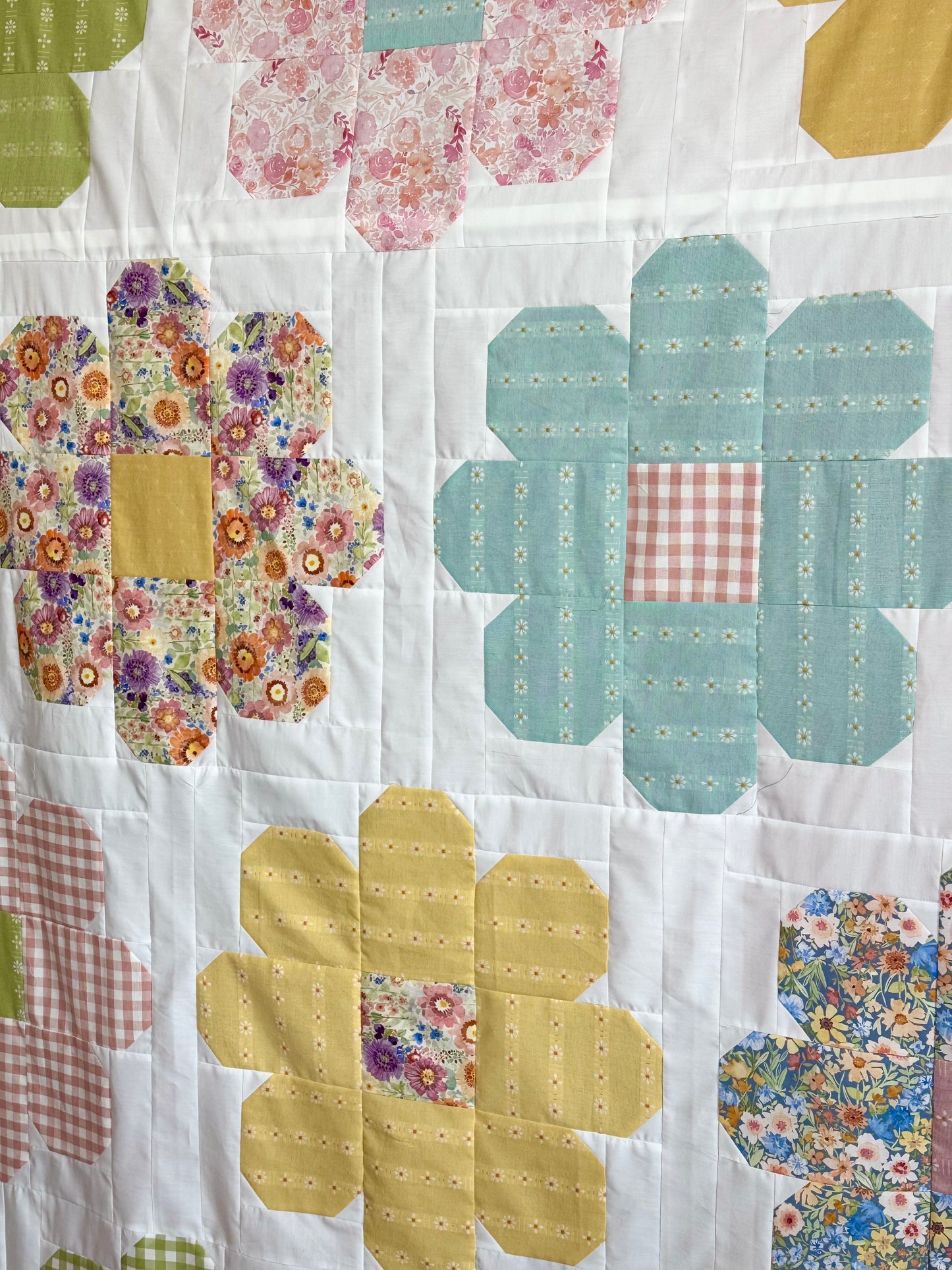 DAISY QUILT KIT - in a custom Bundled Fabric Bundle