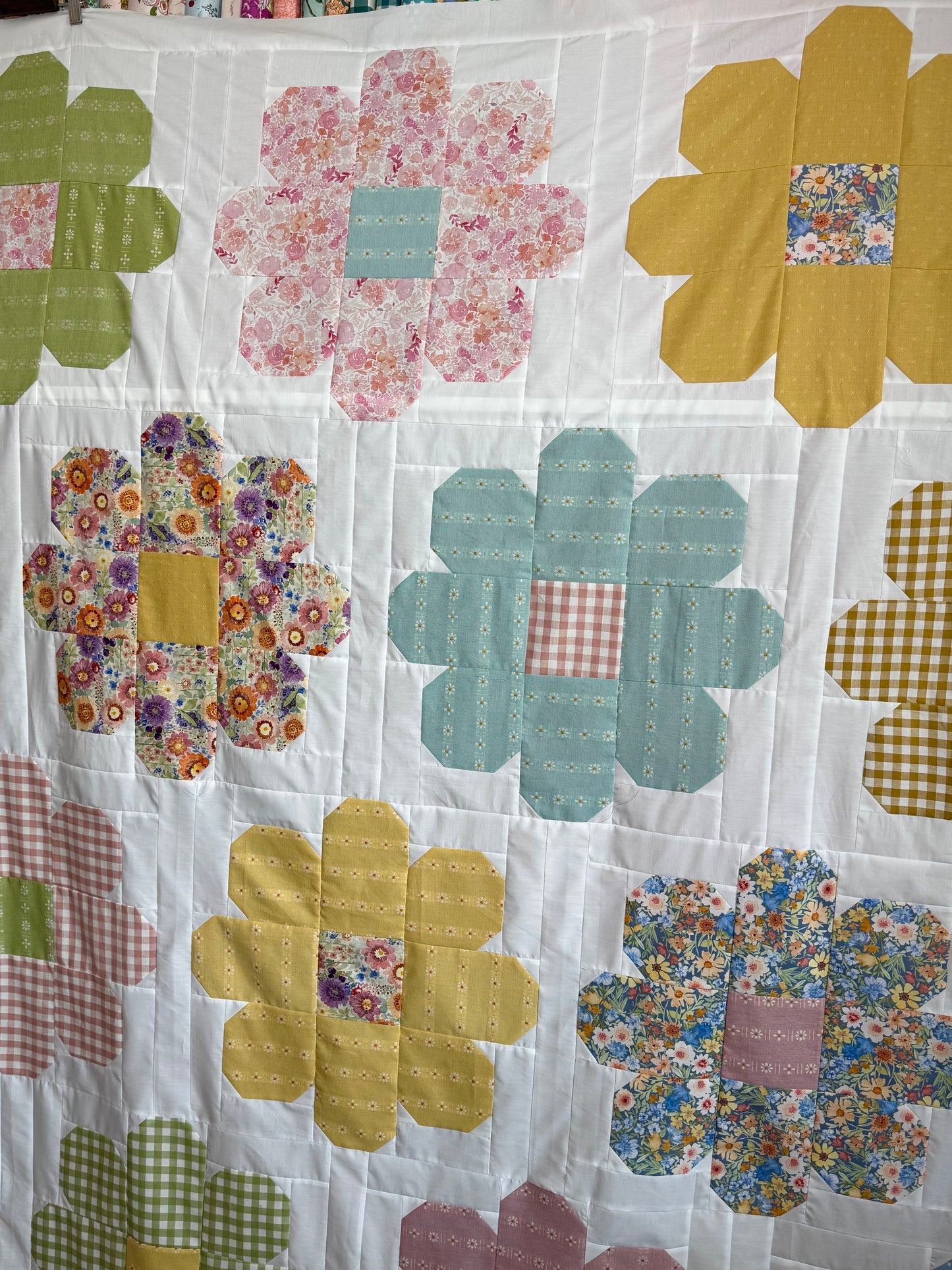 DAISY QUILT KIT - in a custom Bundled Fabric Bundle